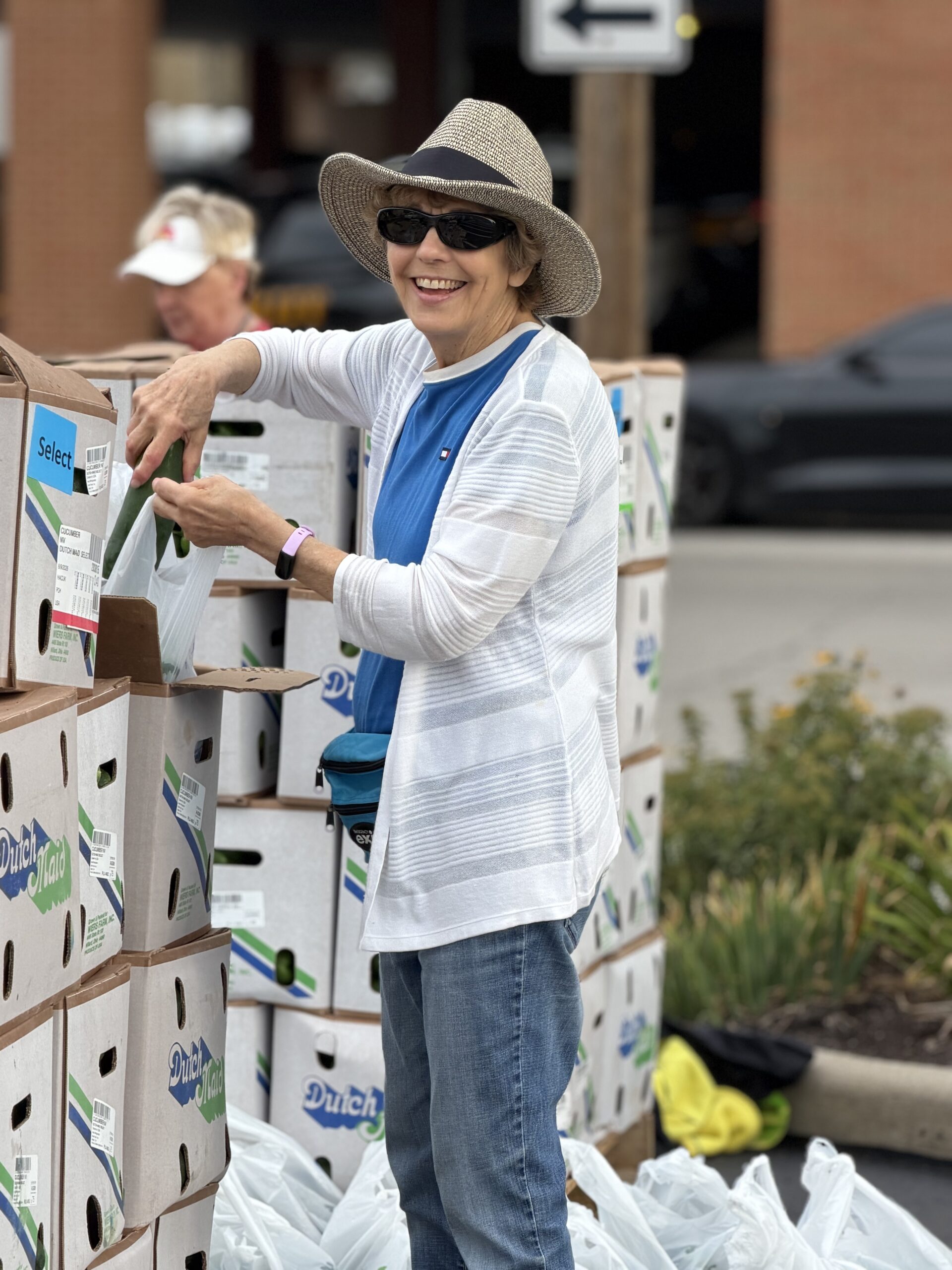 St Andrew's United Methodist church member helping with with our outreach commitee on the community food distribution drive